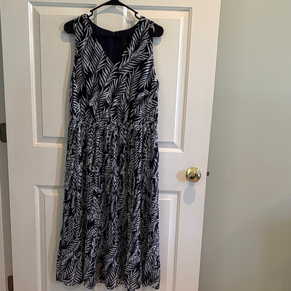 Ann Taylor navy and light blue Patterned Midi Dress